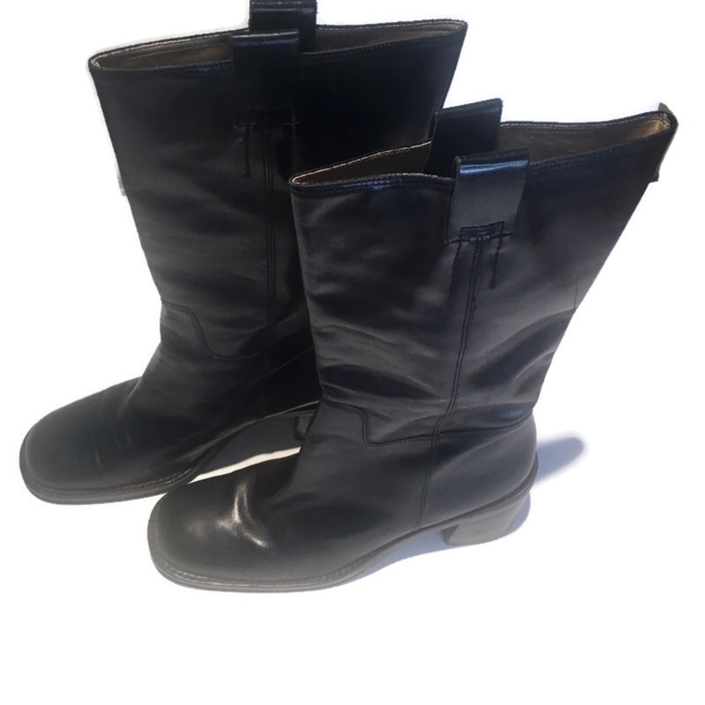 NWOT Banana Republic black leather boot, slip on 8